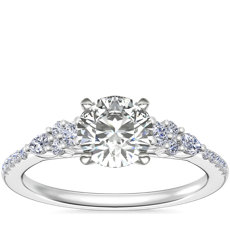 新款 14k 白金小巧欖尖形與圓形鑽石訂婚戒指